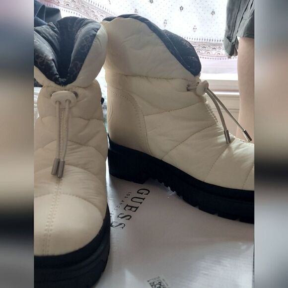NWT Guess Women’s Leeda 2 Cold Weather Winter Snow Boots Ivory Size 9 - Picture 5 of 16